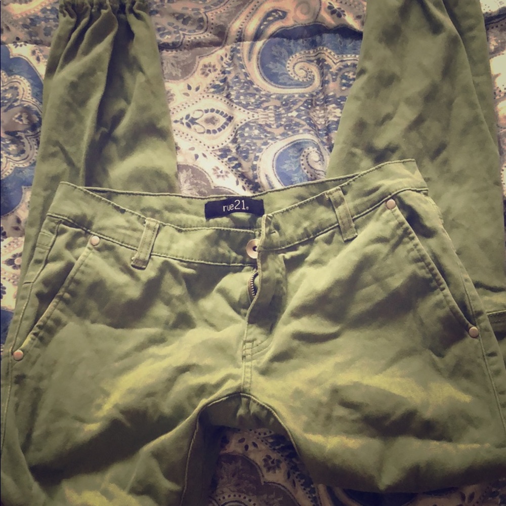 GREEN TRENDY JOGGERS!